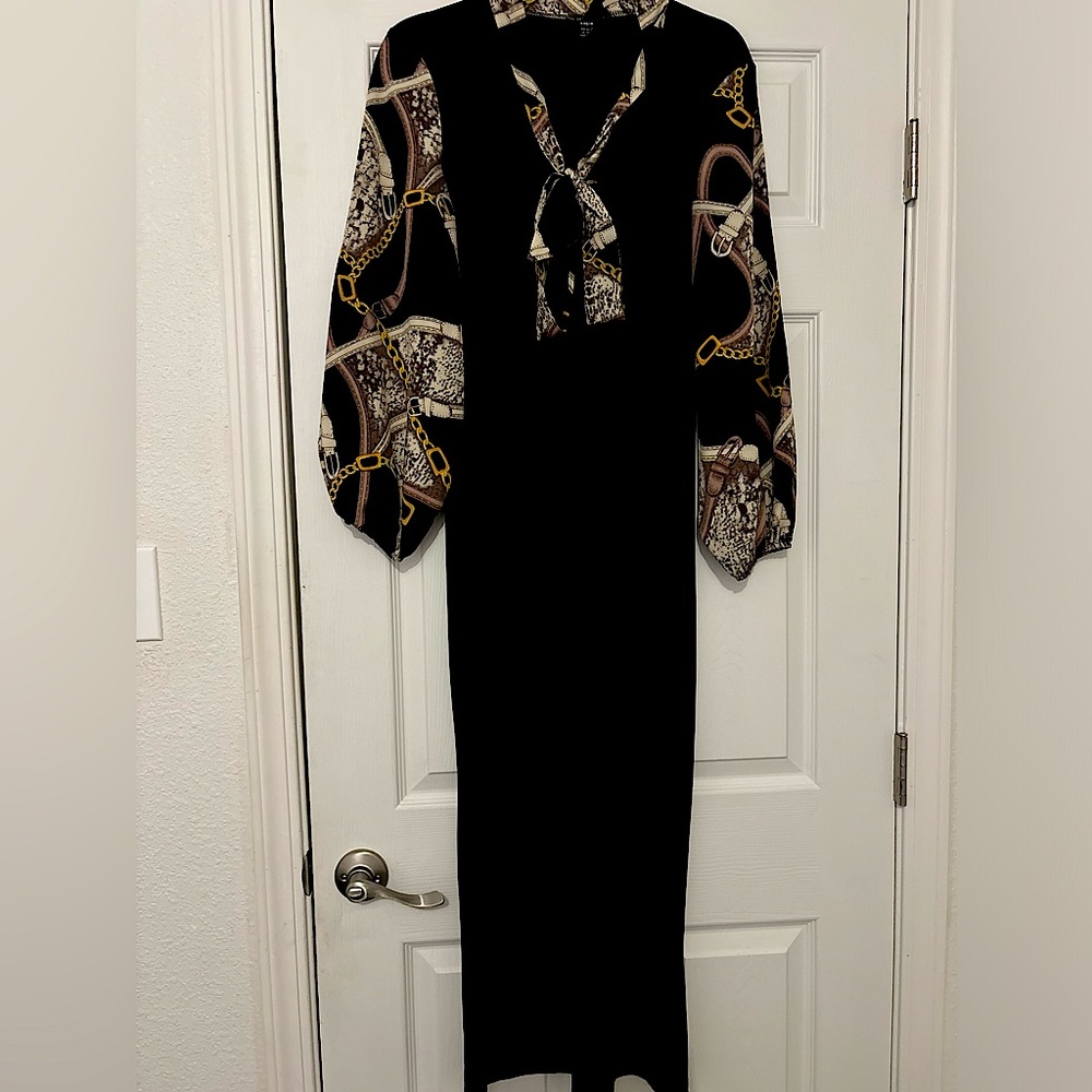Elegant Black and Gold Chain Print Dress